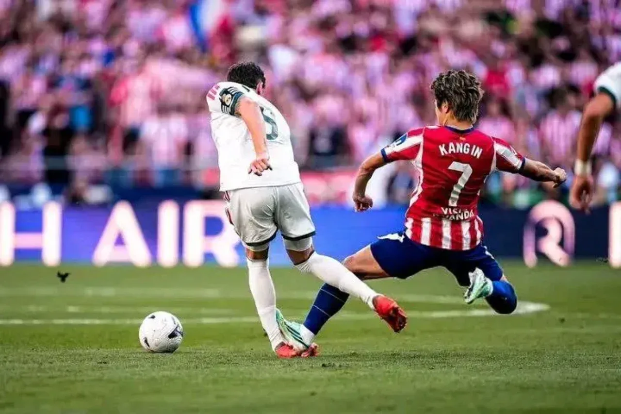 «Tebas va Negreyra Ligasi!»: «Real» televideniyesi derbi hakamini yer bilan bitta qildi
