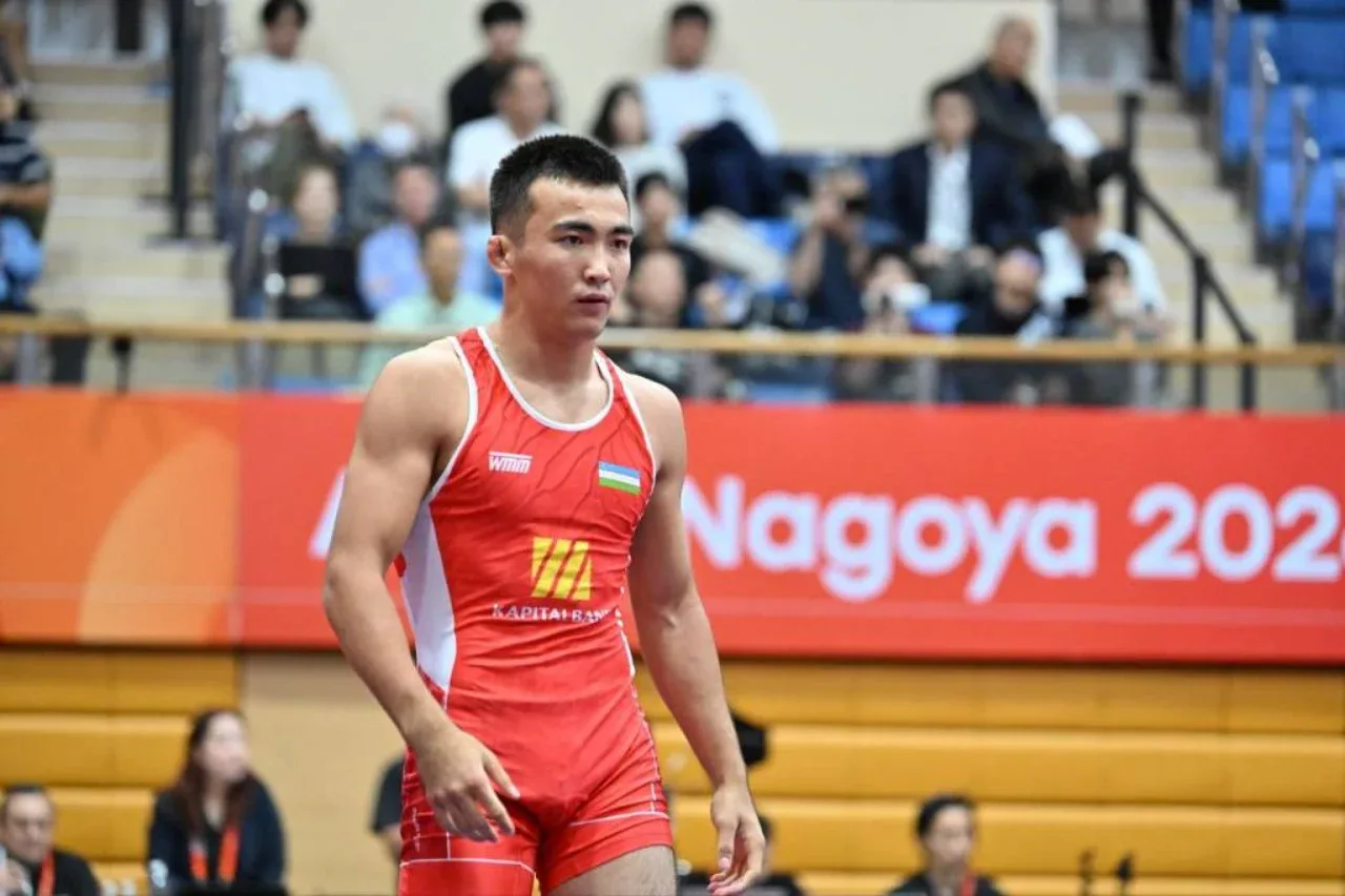 Айтжан Халмаханов япон рақибини енгиб, Осиё чемпиони бўлди