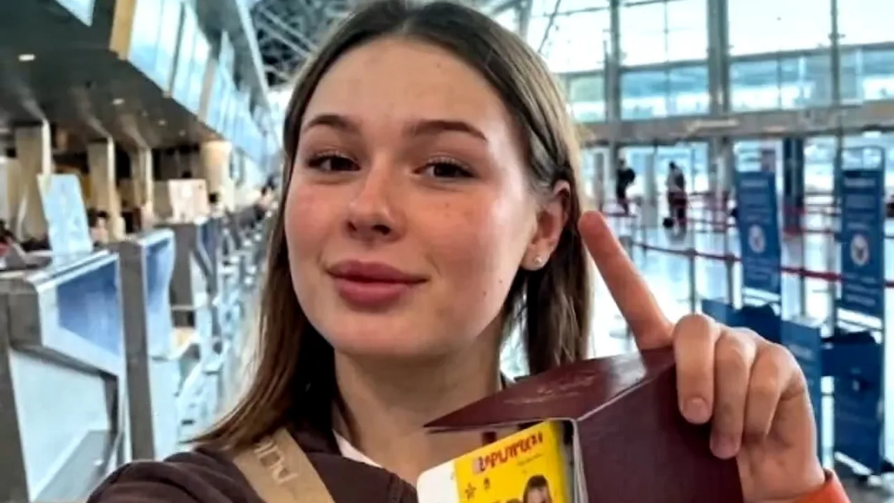 Girl who showed her passport in a video falls into a trap set by scammers
