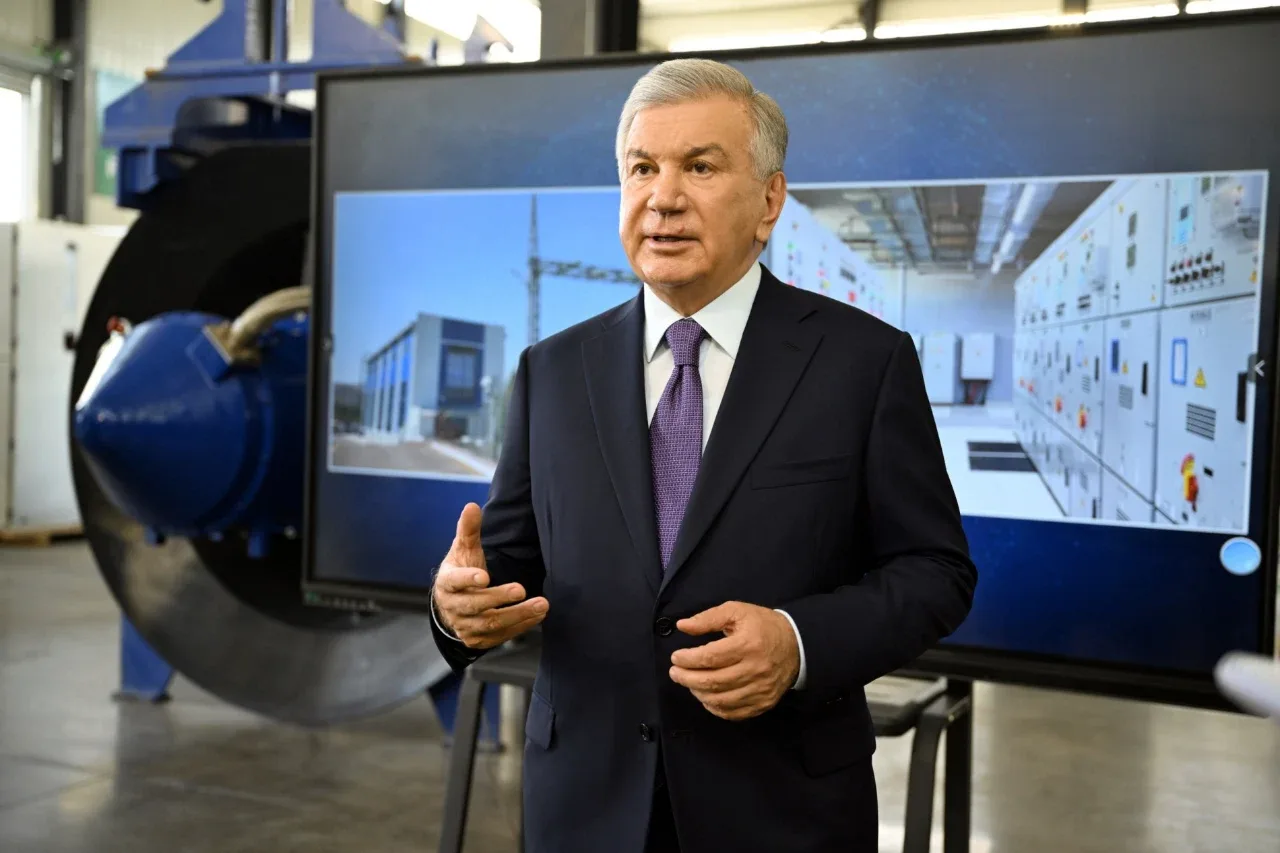 Shavkat Mirziyoyev gets acquainted with the small HPP equipment manufacturing plant project