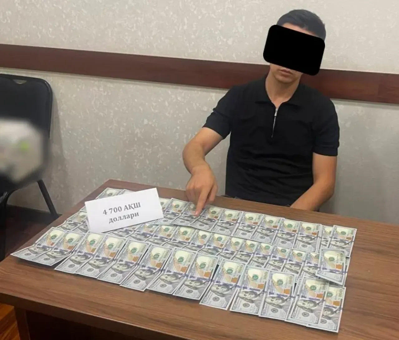 Тошкент вилоятида прокурор ёрдамчиси 4700 доллар олган вақтида ушланди