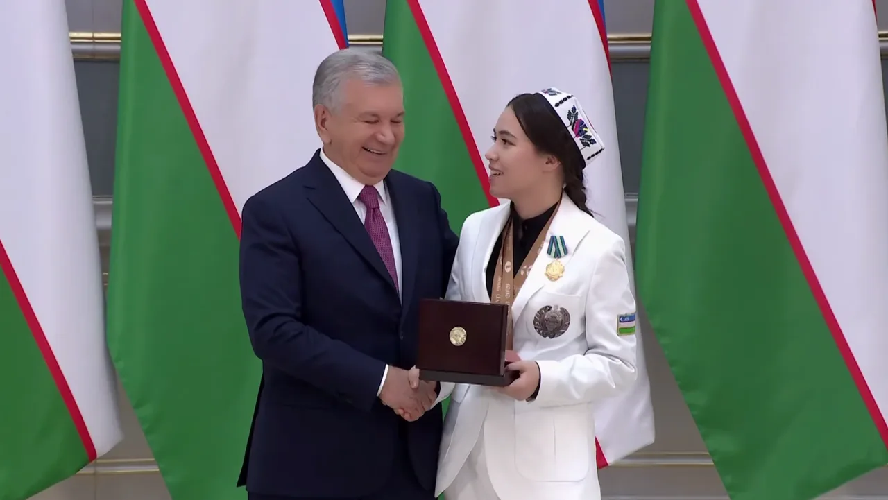 Prezident qoraqalpog‘istonlik parashaxmatchiga uy, mashina va 50 ming dollar sovg‘a qildi