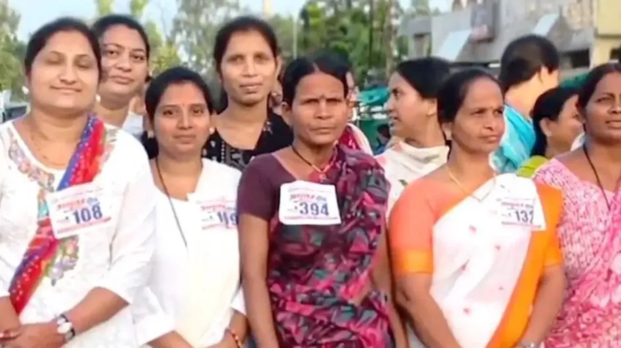 Mother runs 3 km barefoot for her daughters' education