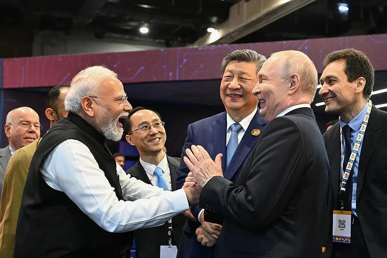 Xi Jinping and Narendra Modi Offer Assistance on Ukraine in Dialogue with Putin