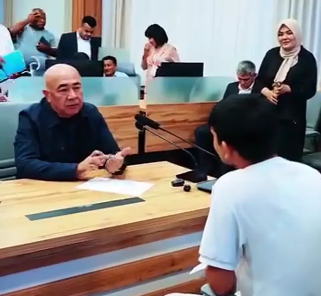 “Governor grandpa, please help me get married!”: The governor took on a young man's wedding expenses