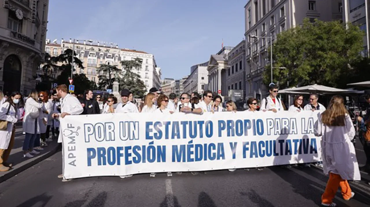 Doctors in Spain are going on strike: how will the new law conflict end?