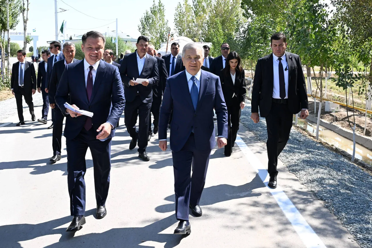Президент посетил махаллю «Дийкан арна» в Нукусе — новая модель заработка!