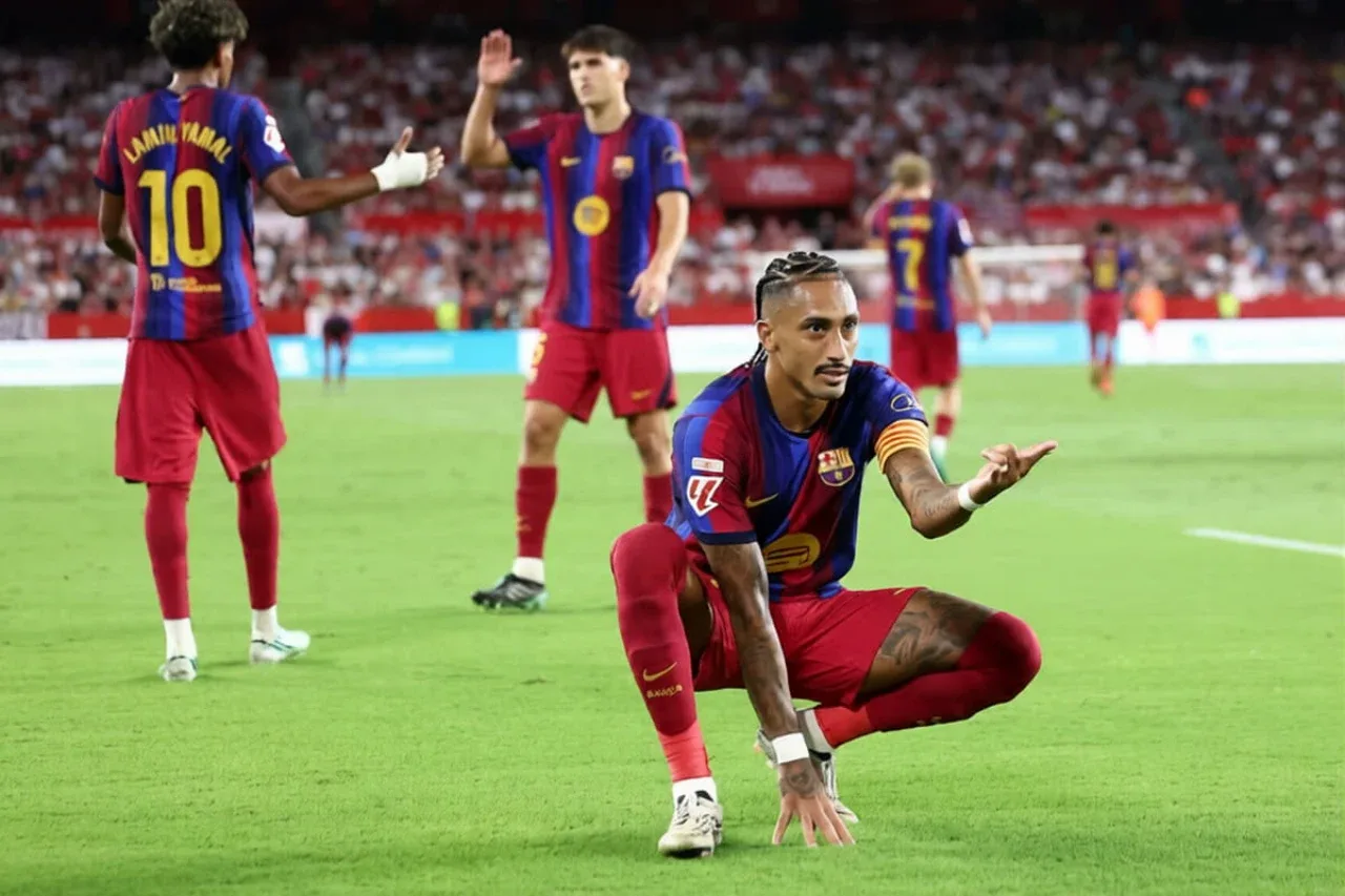 ¡Hat-trick de Raphinha en Sevilla: el FC Barcelona es líder con 21 puntos!