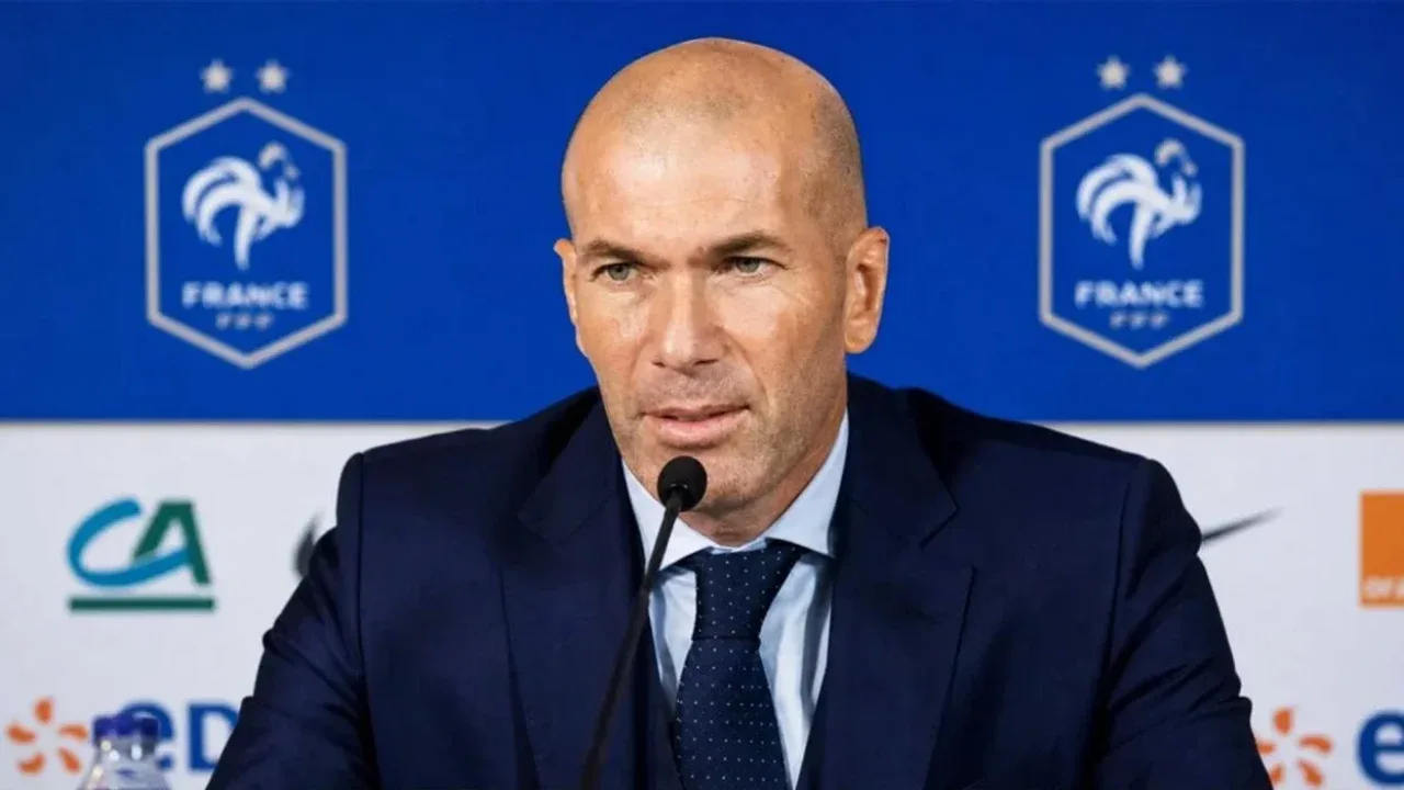«El desfile de moda terminó, es hora de fútbol»: Zidane impone una prohibición estricta en la selección francesa