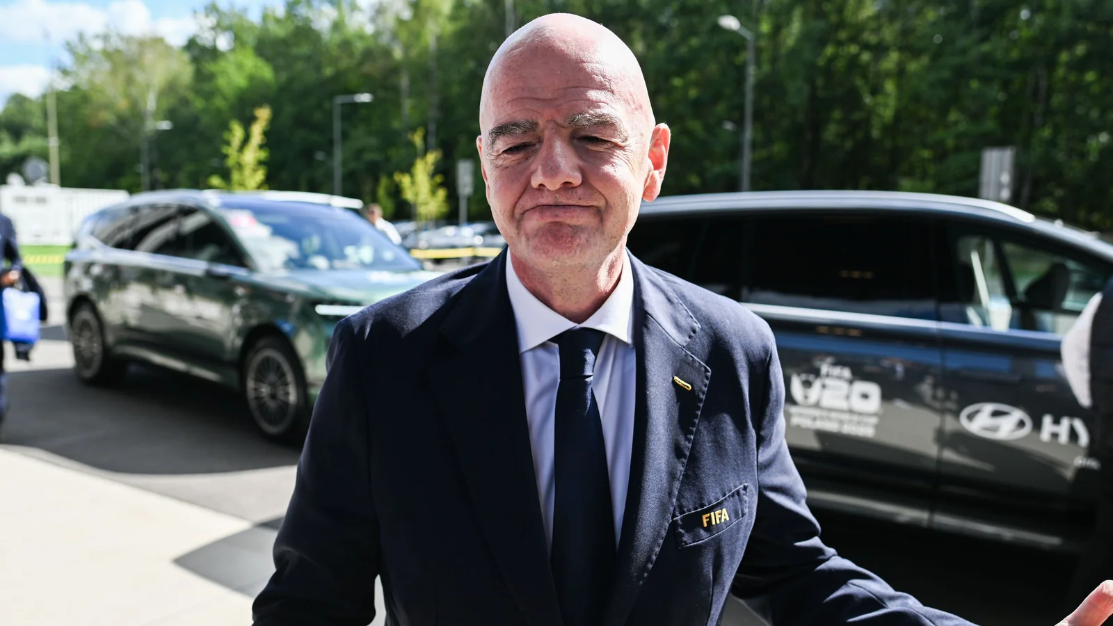 Debbie Hewitt demands transparency from FIFA leadership