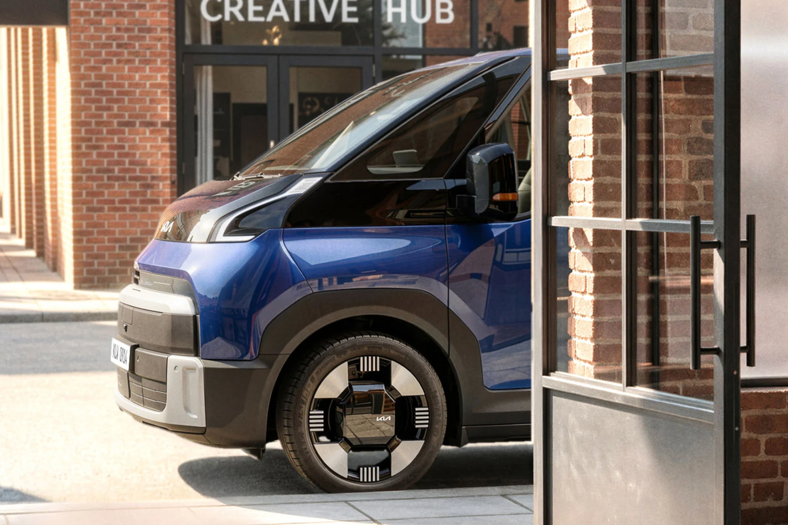 Kia представит свой новый электрический фургон ПВ7 14 сентября