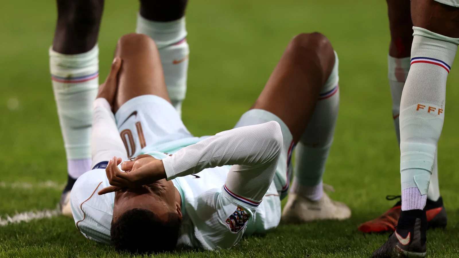 Kylian Mbappé lesionado: preocupación en el Real Madrid y la selección francesa