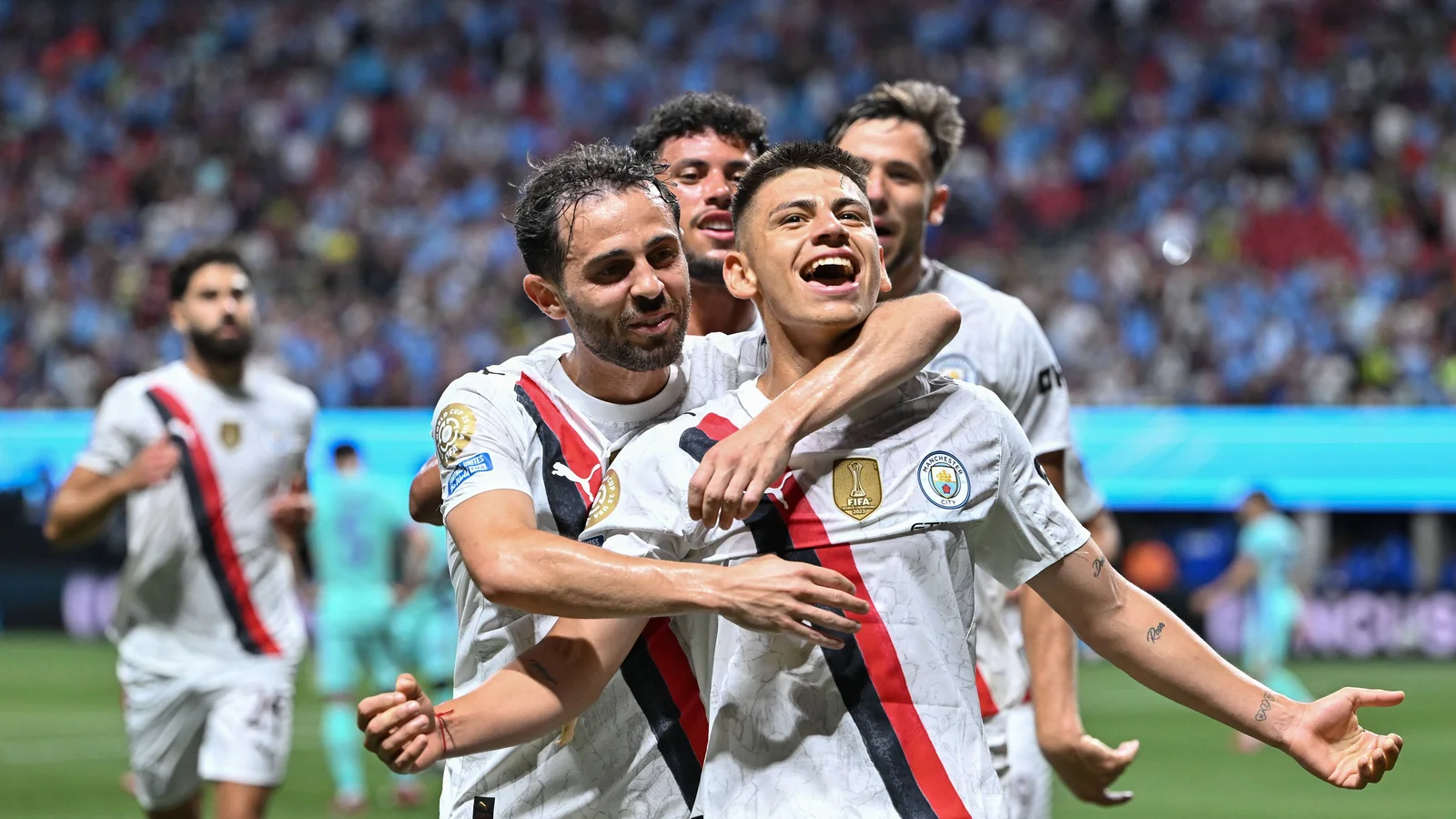 Claudio Echeverri quitte Manchester City pour Benfica