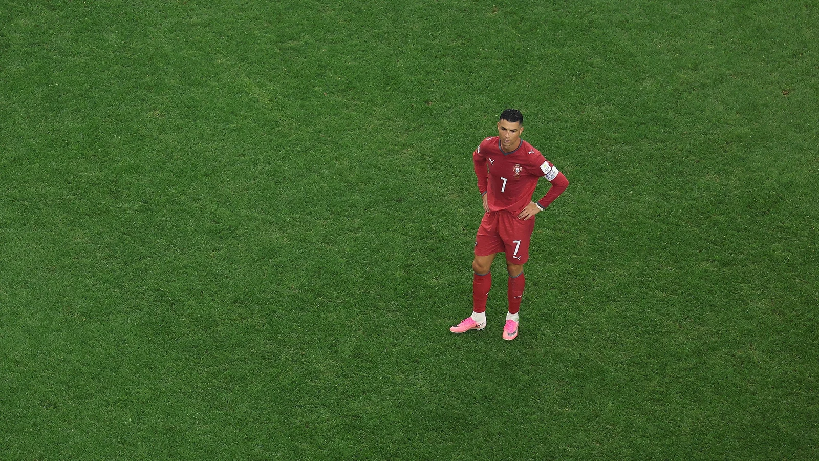 Cristiano Ronaldo eleştirilere kulak asmayıp 1000. golünü kutlamayı hedefliyor