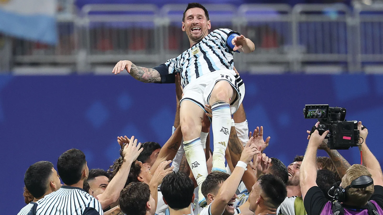 Lionel Messi prepares for his final match with the Argentina national team