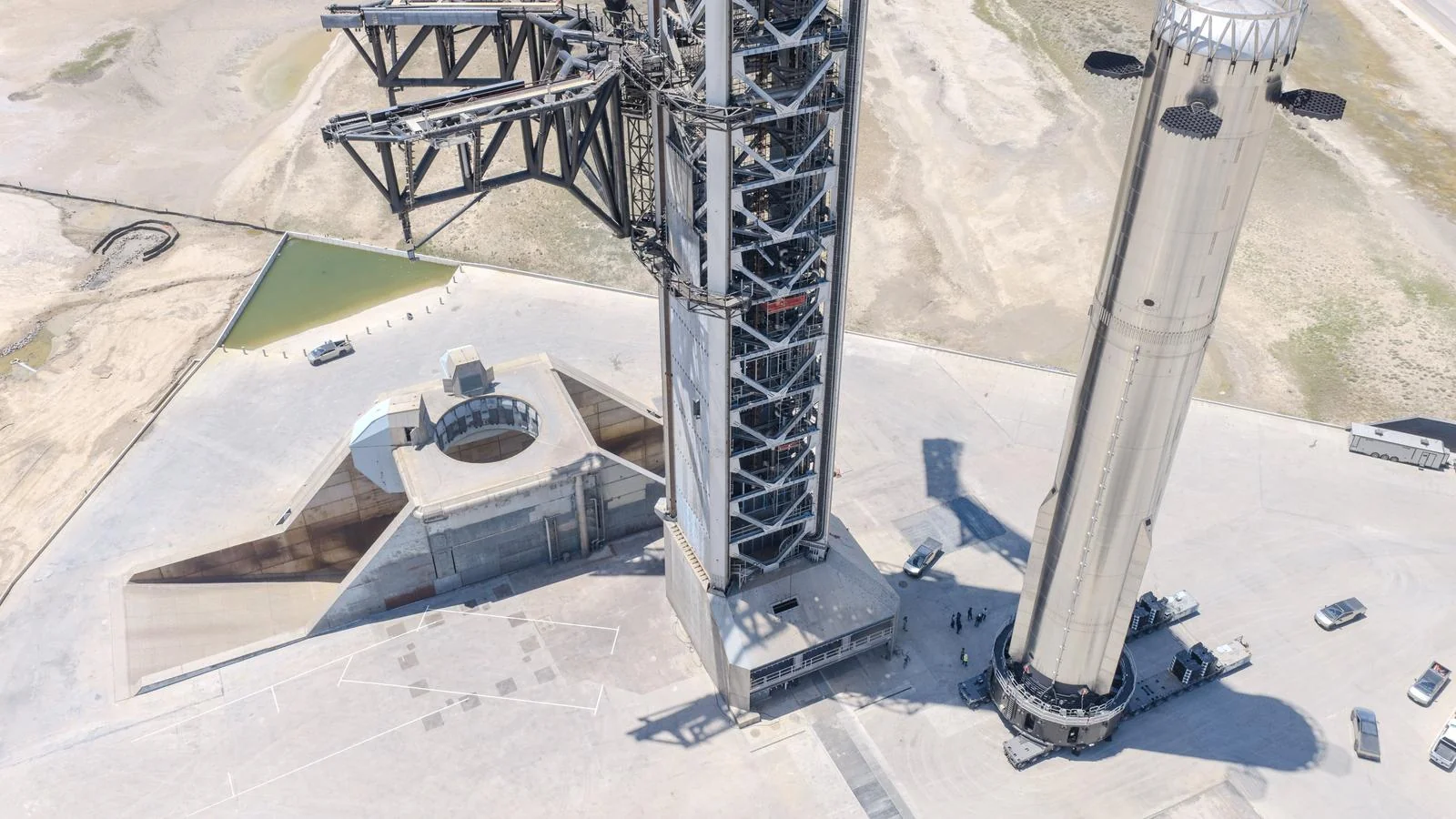 SpaceX ўз тарихида илк бор Starship космик кема ёрдамида Starlink V3 сунъий йўлдошларини орбитага чиқармоқчи