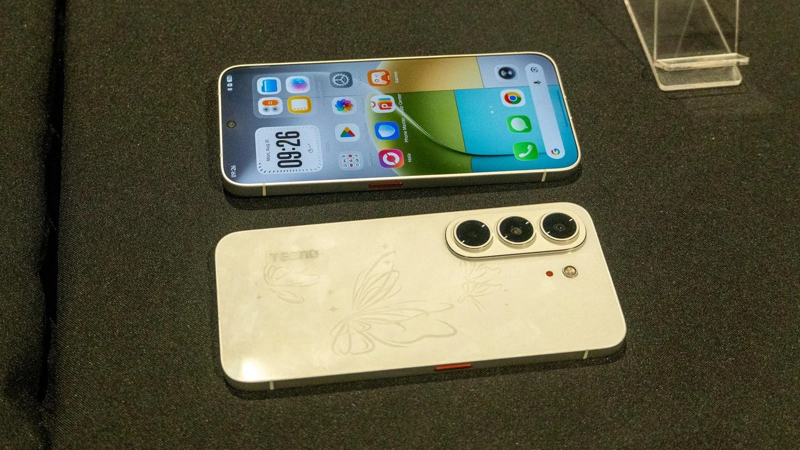 Tecno präsentiert neues Konzept-Smartphone mit rahmenlosem Display