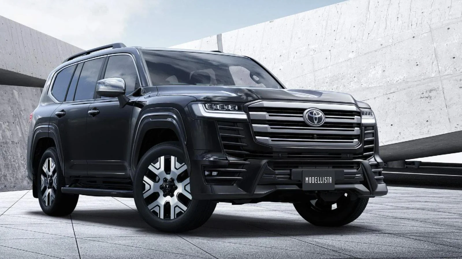 Toyota Land Cruiser 300 yangilandi: endi benzini yoʻq va gibridga oʻtdi