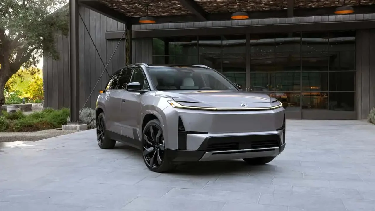 Toyota Delays Launch of Fully Electric Highlander EV