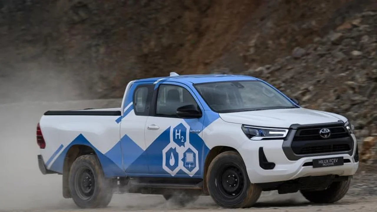 Toyota представила водородный пикап Hilux: он поразил своими преимуществами