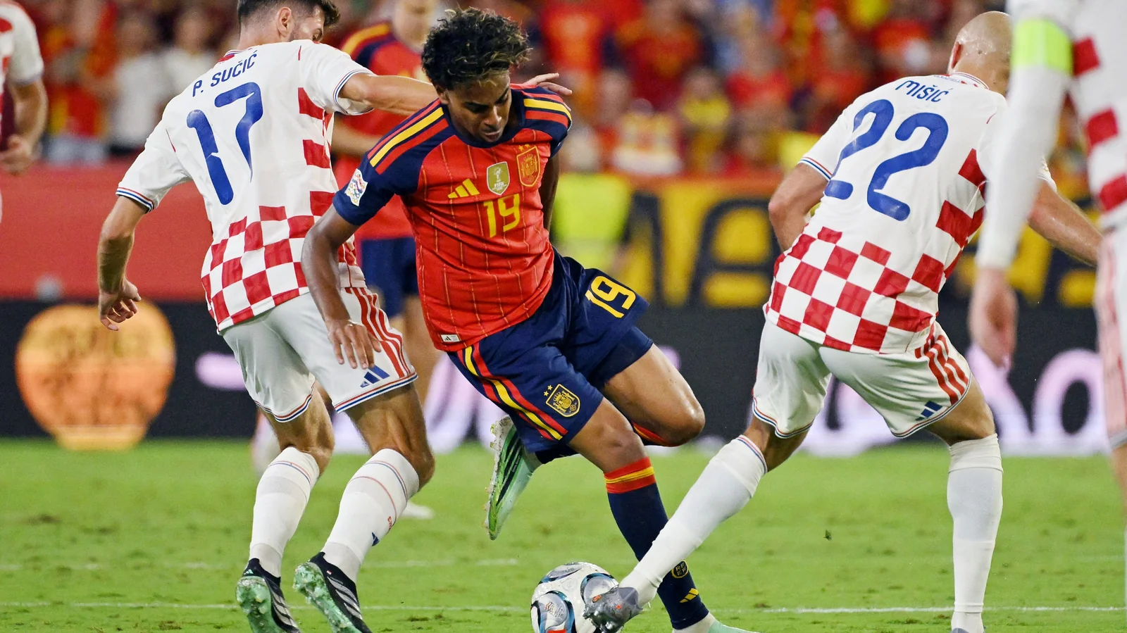 UEFA Millatlar ligasi: Ispaniya Xorvatiyani yirik hisobda taslim etdi