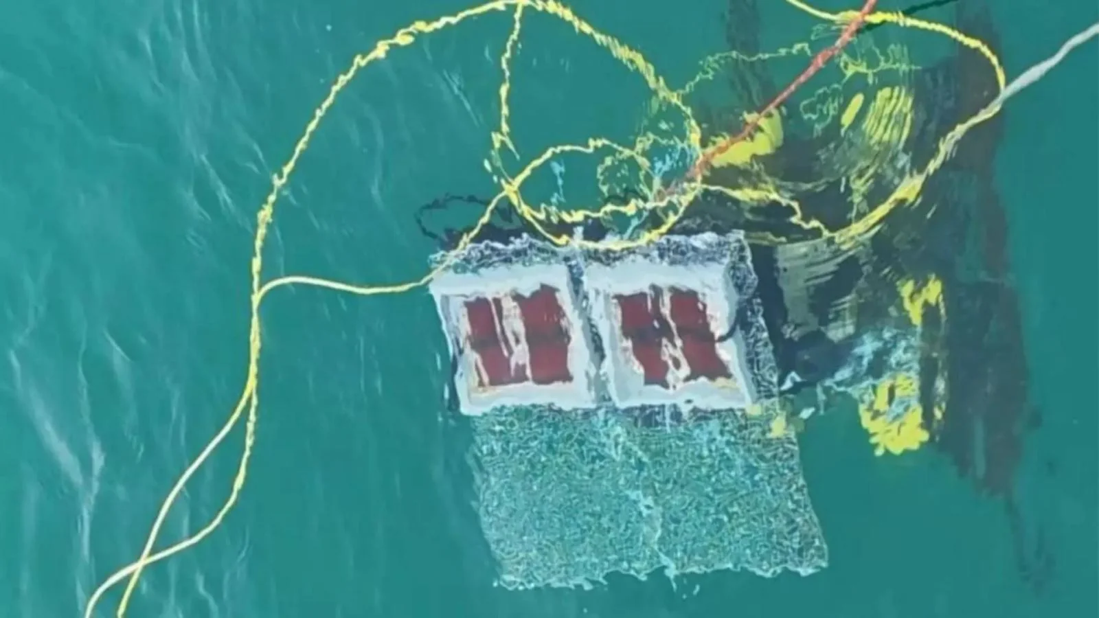 Unique underwater solar battery created in China
