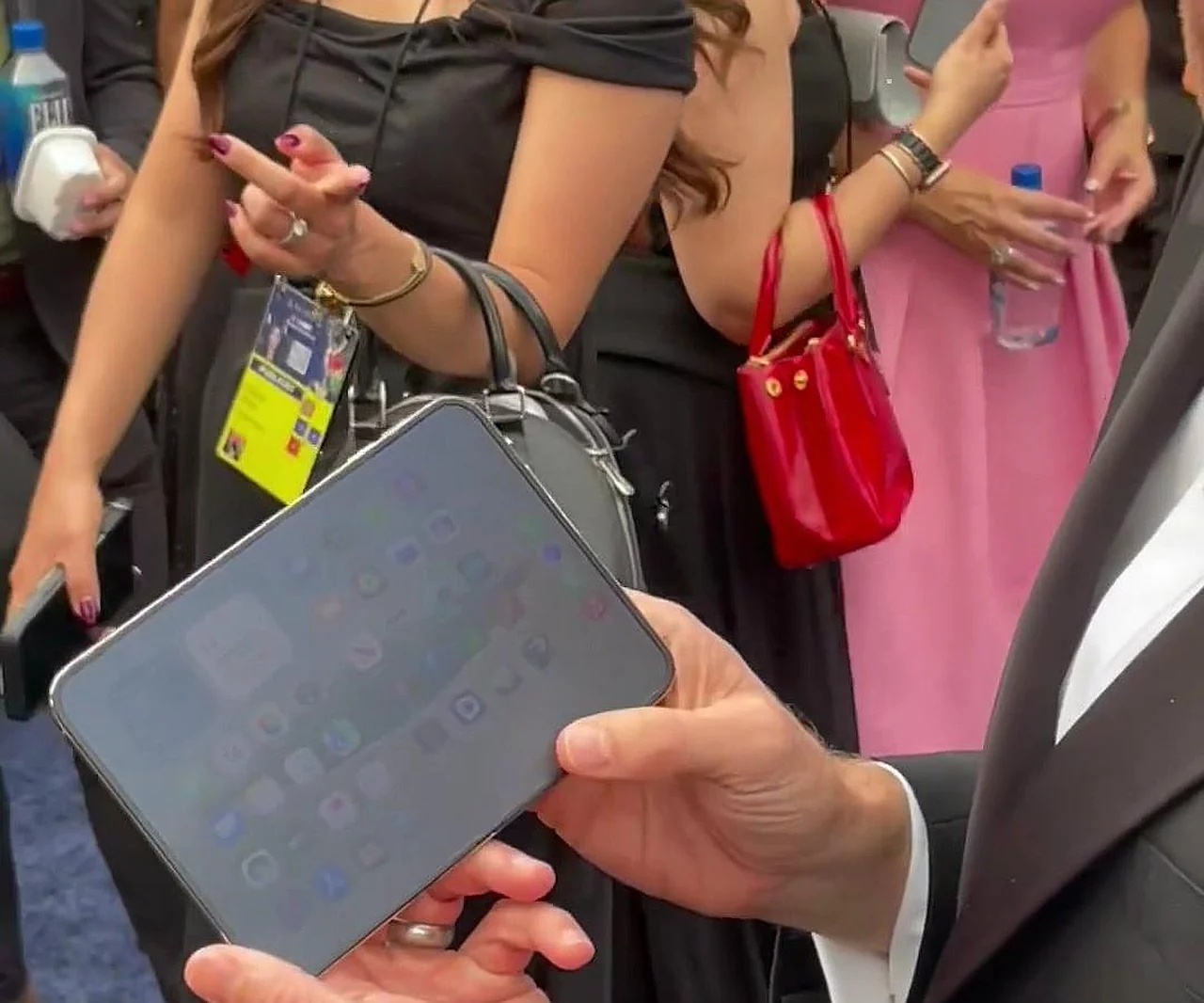 Revelado un problema inusual en la pantalla del nuevo iPhone Duo