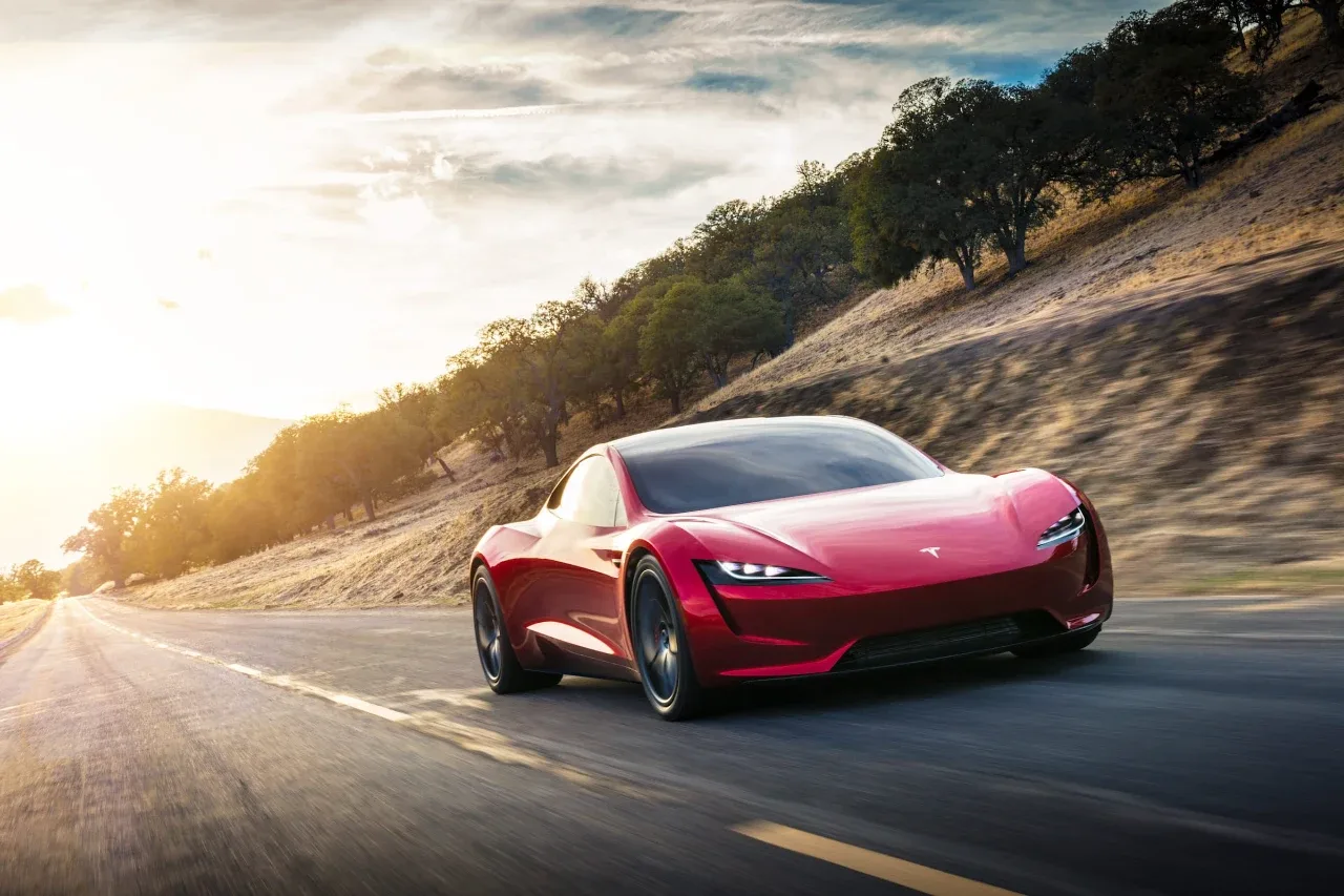 Tesla бугун Илон Маск ваъда қилган янги Roadster спорткарини намойиш қилади (фото)