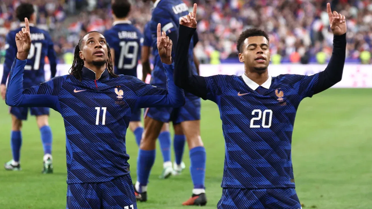 Historic comeback from France: 76 touches and a 13-minute show