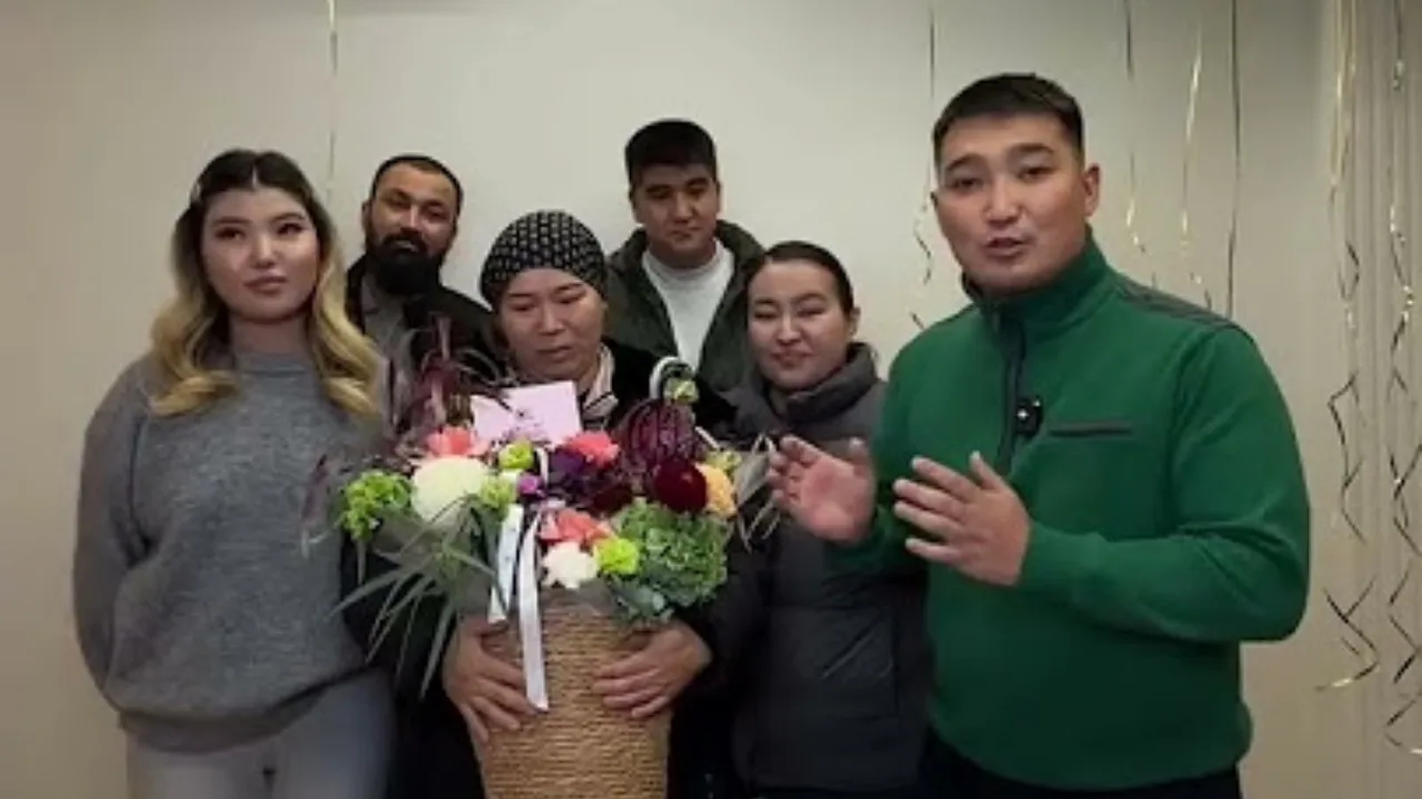 В Кыргызстане матери-курьеру с двумя детьми купили квартиру (видео)