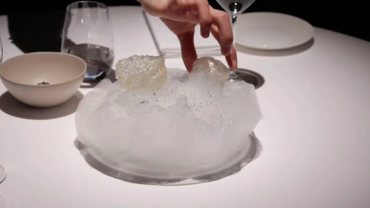 Italian restaurant serves «fried air» for free