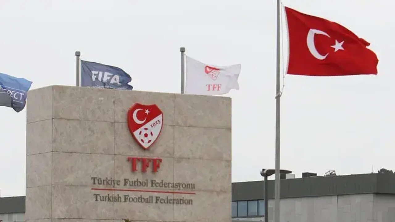Razzia im VAR-Raum! Große Verhaftungswelle im türkischen Fußball