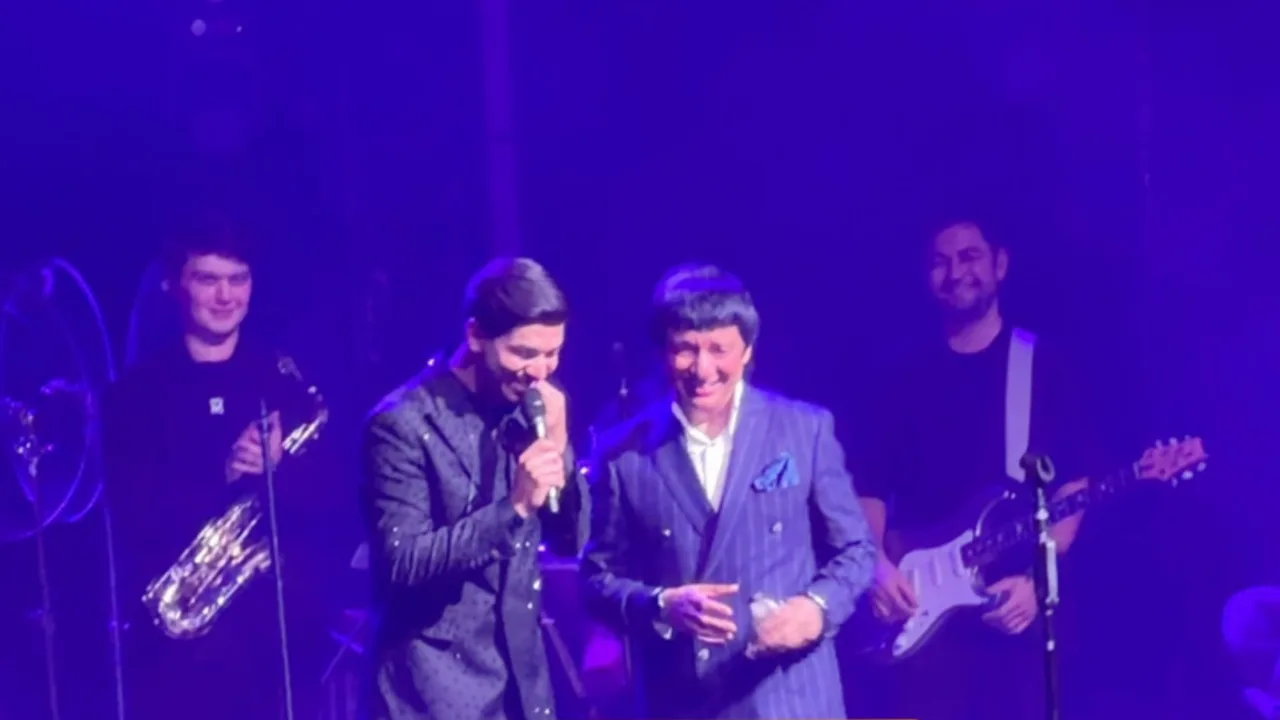 Izzat Shukurov gifts car to his father at concert (video)