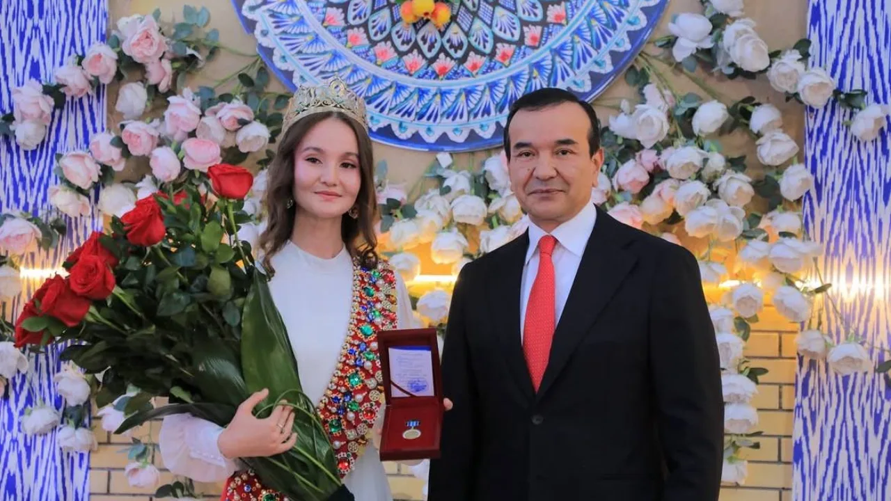 “Татар қизи – 2026” ғолибига автомобиль ва “Маданият ва санъат фидокори” кўкрак нишони топширилди
