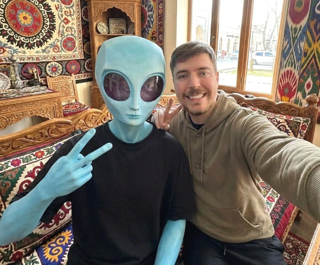 Дунёнинг 1-рақамли блогери илк бор Ўзбекистонда, у нималарни тасвирга олмоқда?