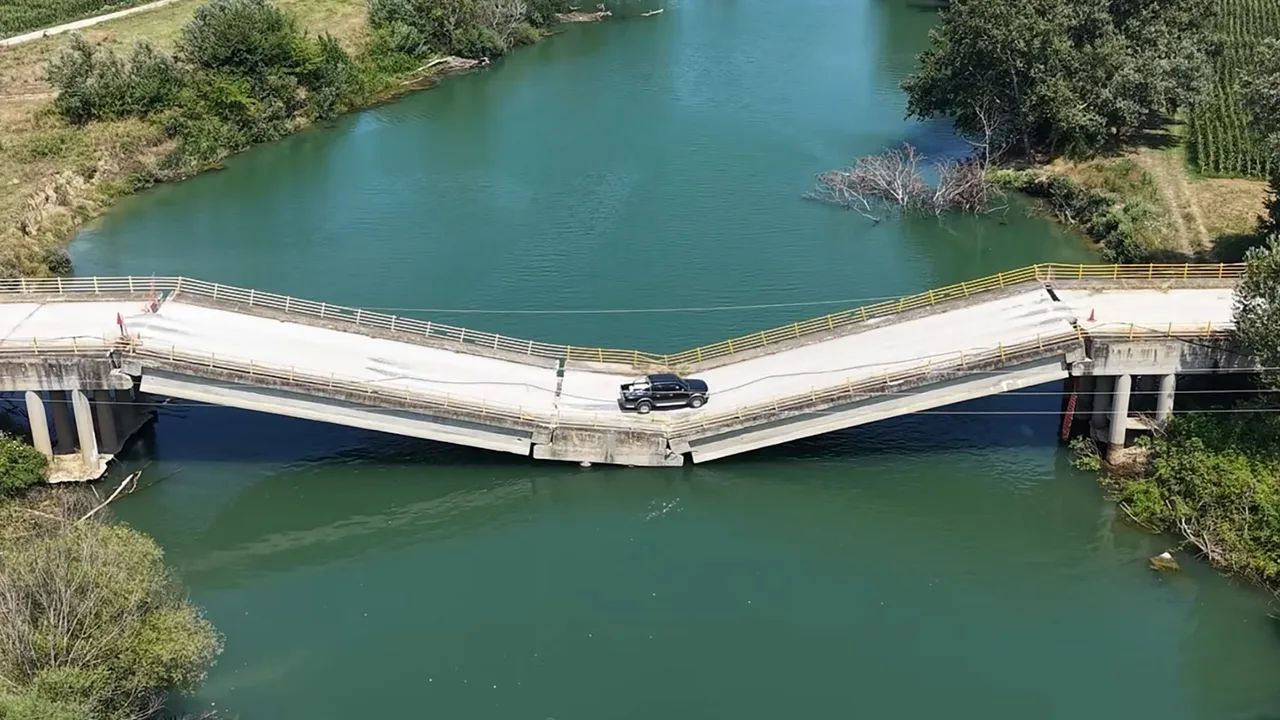 Drivers still using bridge that collapsed in 2023