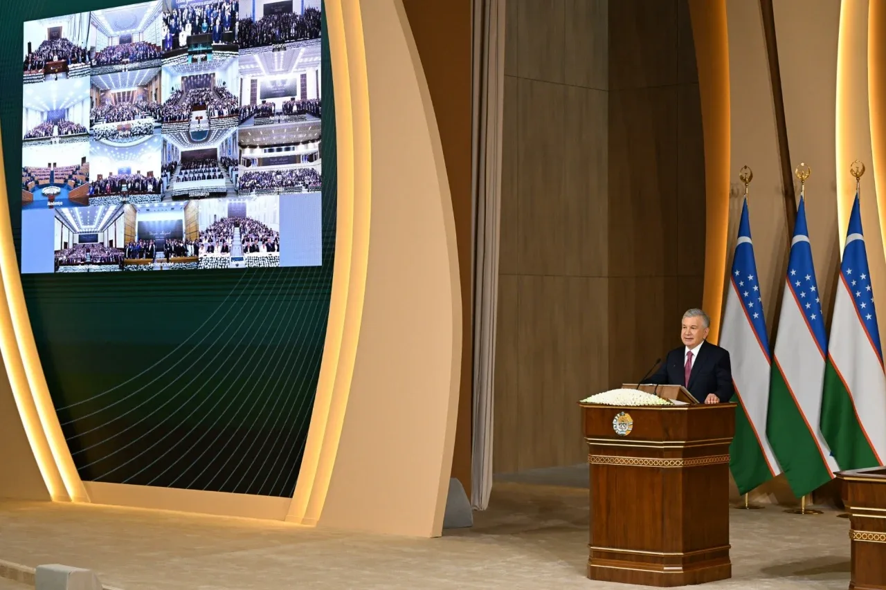 2000 dollardan yuqori maosh va yangi davlat mukofoti: Prezident pedagoglar bilan uchrashdi