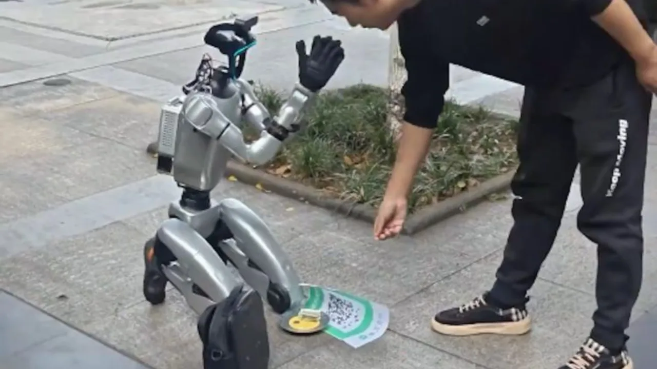 Xitoy ko‘chalarida sadaqa so‘rayotgan robotlar paydo bo‘ldi