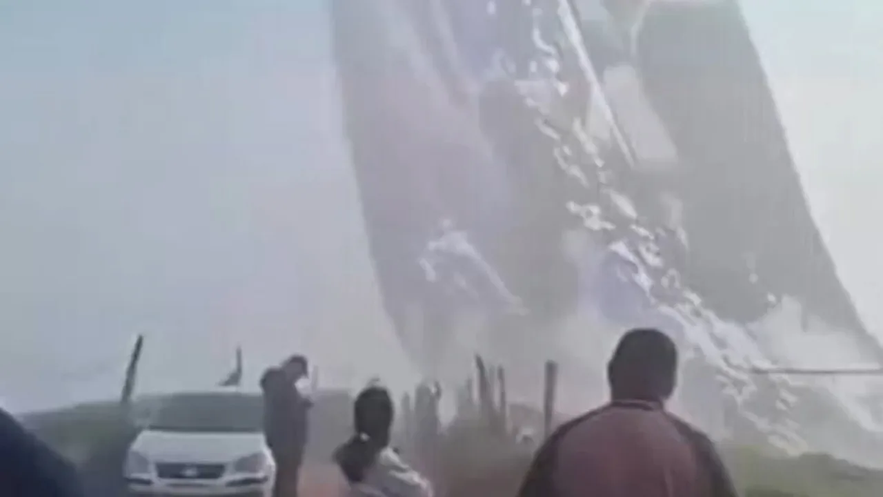 In Brazil, a giant banner caught on a hot air balloon and tore to pieces (video)