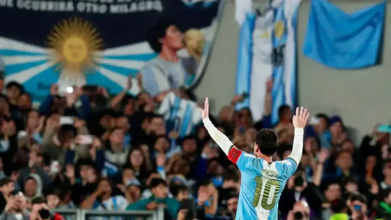 Brasilianischer Magier richtet emotionale Worte an Messi nach dessen Rücktritt aus der Nationalmannschaft
