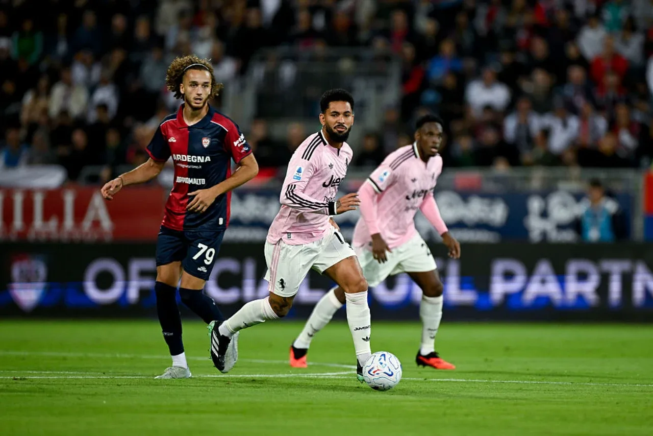 "Juventus" barely escapes defeat in Sardinia