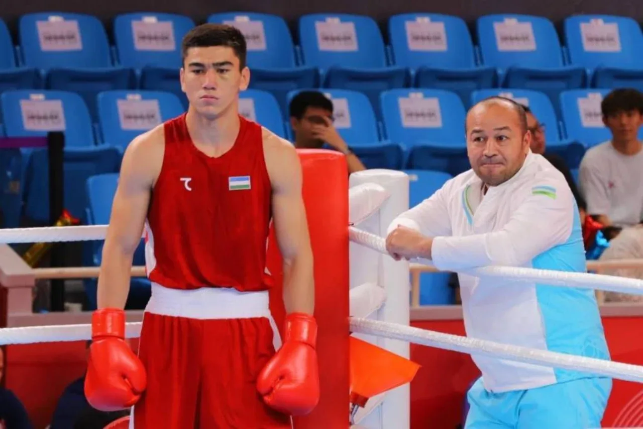 Turabek Khabibullayev defeats Chinese representative to become champion