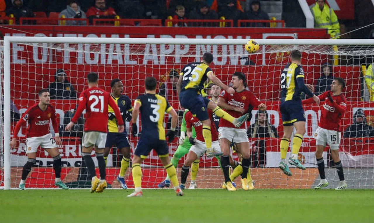 Sensation in the EPL: Manchester United suffer heavy home defeat to Bournemouth