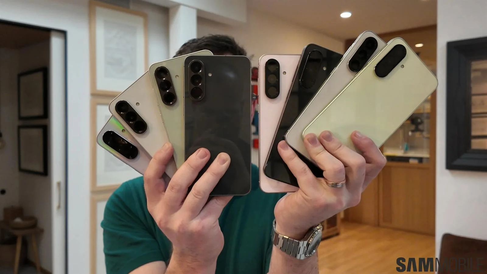 The number of Samsung Galaxy smartphone users has reached 1.2 billion